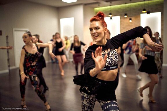 Fotografas Dovydas Gaidamavičius Vilnius, Kaunas, Vestuvės, Renginiai, Fotosesijos, Mergvakariai. Fotografas vestuvės vilnius, renginio fotografavimas, asmeninė fotosesija vilnius, krikštynų fotografas, priešvestuvinė fotosesija, mergvakario fotosesija, šeimos fotosesija. © www.DovydasGaidamavicius.lt www.Dovis.lt