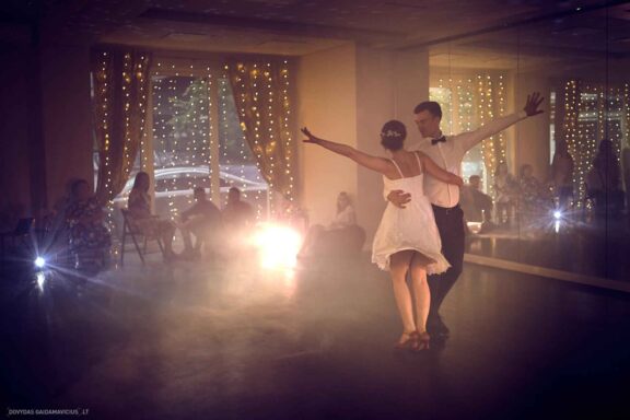 Fotografas Dovydas Gaidamavičius Vilnius, Kaunas, Vestuvės, Renginiai, Fotosesijos, Mergvakariai. Fotografas vestuvės vilnius, renginio fotografavimas, asmeninė fotosesija vilnius, krikštynų fotografas, priešvestuvinė fotosesija, mergvakario fotosesija, šeimos fotosesija. © www.DovydasGaidamavicius.lt www.Dovis.lt