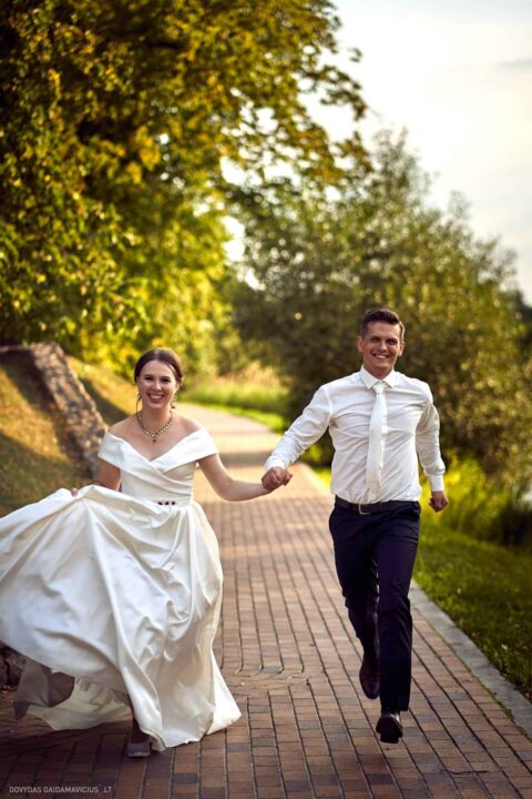 Fotografas Dovydas Gaidamavičius Vilnius, Kaunas, Vestuvės, Renginiai, Fotosesijos, Mergvakariai. Fotografas vestuvės vilnius, renginio fotografavimas, asmeninė fotosesija vilnius, krikštynų fotografas, priešvestuvinė fotosesija, mergvakario fotosesija, šeimos fotosesija. © www.DovydasGaidamavicius.lt www.Dovis.lt
