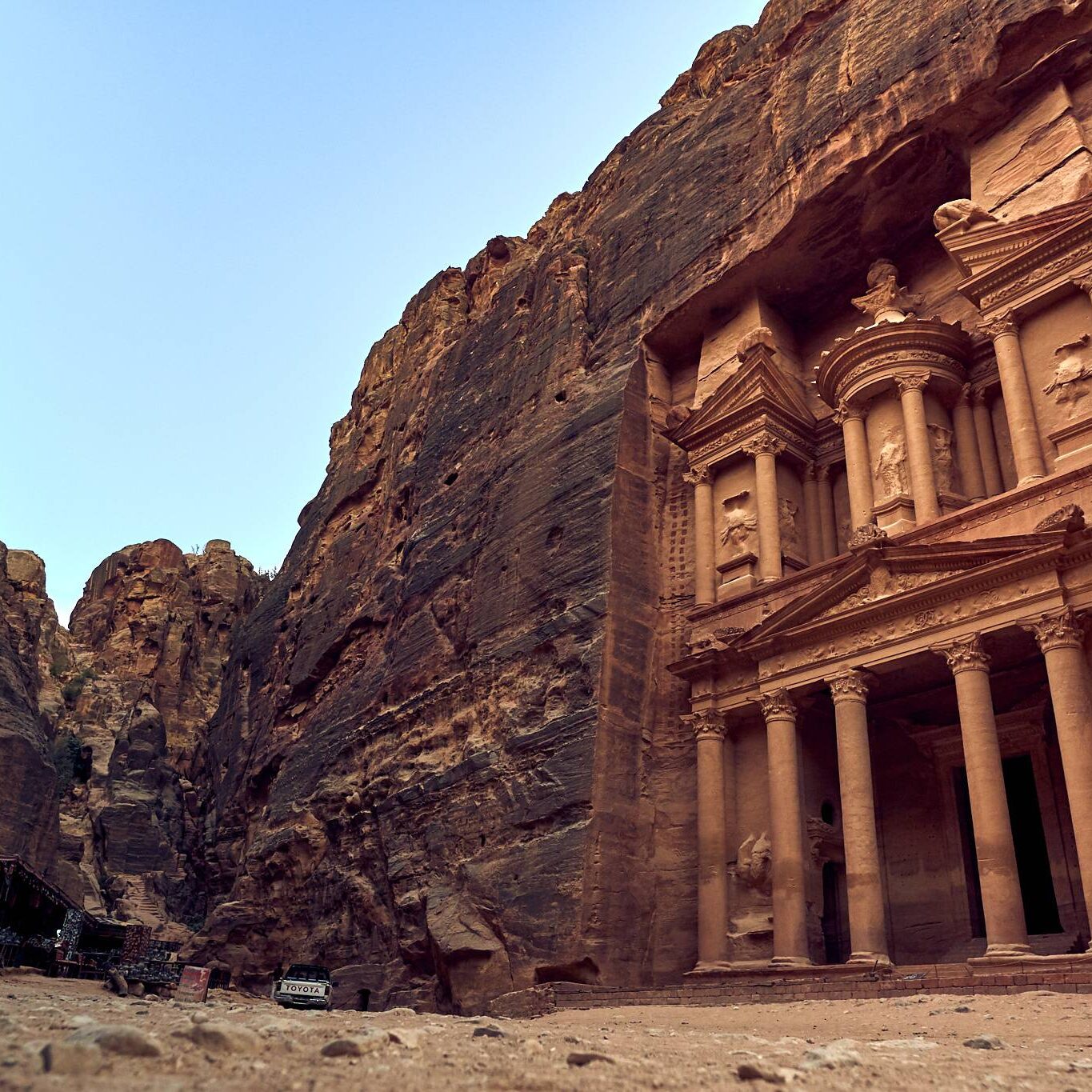 Jordanija (Jordan) Kelionės nuotraukos ir istorija. Aplankyta Petra, Wadi Rum dykuma, Raudonoji jūra, Negyvoji jūra, Aqaba Fotografas: Dovydas Gaidamavičius © www.DovydasGaidamavicius.lt