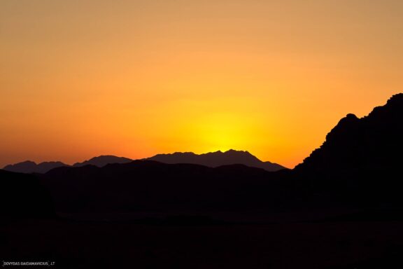 Jordanija (Jordan) Kelionės nuotraukos ir istorija. Aplankyta Petra, Wadi Rum dykuma, Raudonoji jūra, Negyvoji jūra, Aqaba Fotografas: Dovydas Gaidamavičius © www.DovydasGaidamavicius.lt