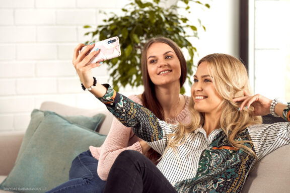 Asmeninė fotosesija Laura Larisa Strazdauskaitė ir Silvija Dargvainytė Vilnius Female model photoshoot in Vilnius portrait Photographer Lithuania Fotografas: Dovydas Gaidamavičius © www.DovydasGaidamavicius.lt