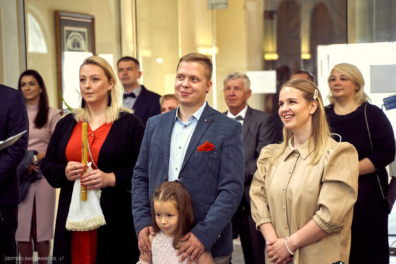 Krikštynų fotografijos (Elijus, Asta, Julius), Vilnius Šv. Ignoto bažnyčia Fotografas: Dovydas Gaidamavičius © www.DovydasGaidamavicius.lt