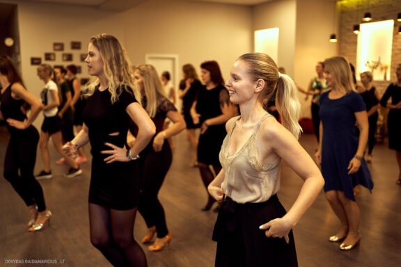 Šokių studijos atidarymas Gintarės šokių ir laisvalaikio studija, Gintarė Malinauskaitė, Kaunas, Fotografas Dovydas Gaidamavičius © www.DovydasGaidamavicius.lt