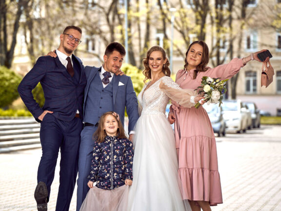 Ieva Filipkauskaitė Granickienė ir Dainius Granickas Vestuvės, Katedra fotosesija, Vilniaus civilinės metrikacijos skyrius, Gamtos vestuvių fotosesija, gamtoje, Verkių dvaras, Vilnius Fotografas: Dovydas Gaidamavičius © www.DovydasGaidamavicius.lt