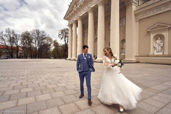Ieva Filipkauskaitė Granickienė ir Dainius Granickas Vestuvės, Katedra fotosesija, Vilniaus civilinės metrikacijos skyrius, Gamtos vestuvių fotosesija, gamtoje, Verkių dvaras, Vilnius Fotografas: Dovydas Gaidamavičius © www.DovydasGaidamavicius.lt