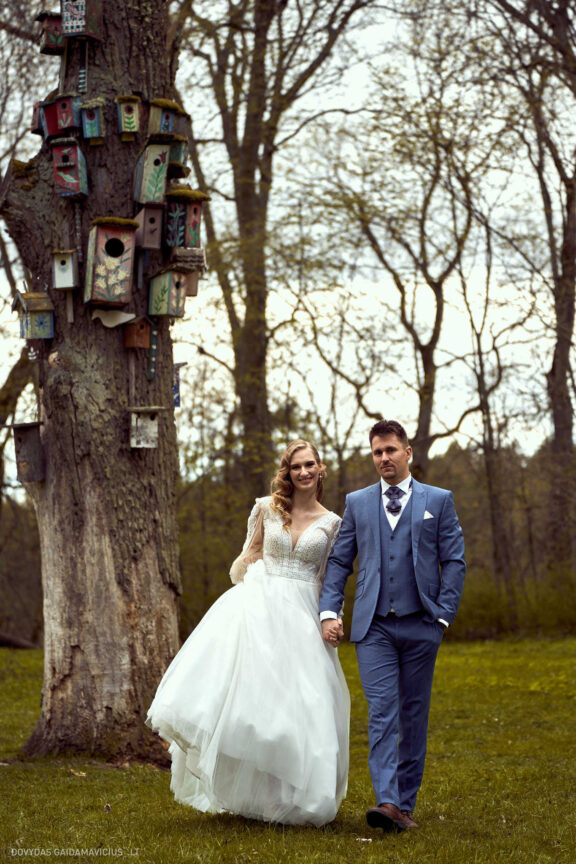 Ieva Filipkauskaitė Granickienė ir Dainius Granickas Vestuvės, Katedra fotosesija, Vilniaus civilinės metrikacijos skyrius, Gamtos vestuvių fotosesija, gamtoje, Verkių dvaras, Vilnius Fotografas: Dovydas Gaidamavičius © www.DovydasGaidamavicius.lt