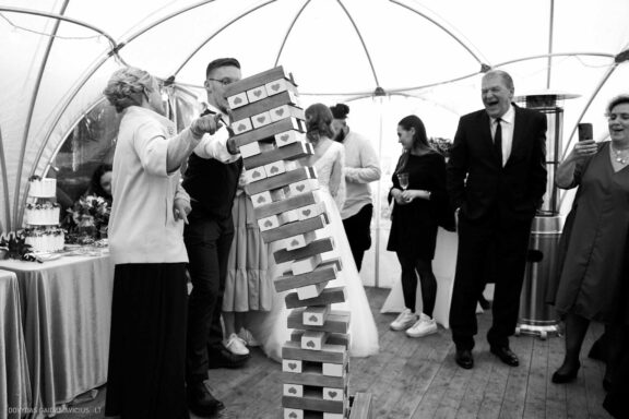 Ieva Filipkauskaitė Granickienė ir Dainius Granickas Vestuvės, Katedra fotosesija, Vilniaus civilinės metrikacijos skyrius, Gamtos vestuvių fotosesija, gamtoje, Verkių dvaras, Vilnius Fotografas: Dovydas Gaidamavičius © www.DovydasGaidamavicius.lt
