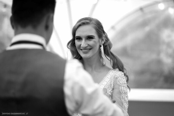 Ieva Filipkauskaitė Granickienė ir Dainius Granickas Vestuvės, Katedra fotosesija, Vilniaus civilinės metrikacijos skyrius, Gamtos vestuvių fotosesija, gamtoje, Verkių dvaras, Vilnius Fotografas: Dovydas Gaidamavičius © www.DovydasGaidamavicius.lt