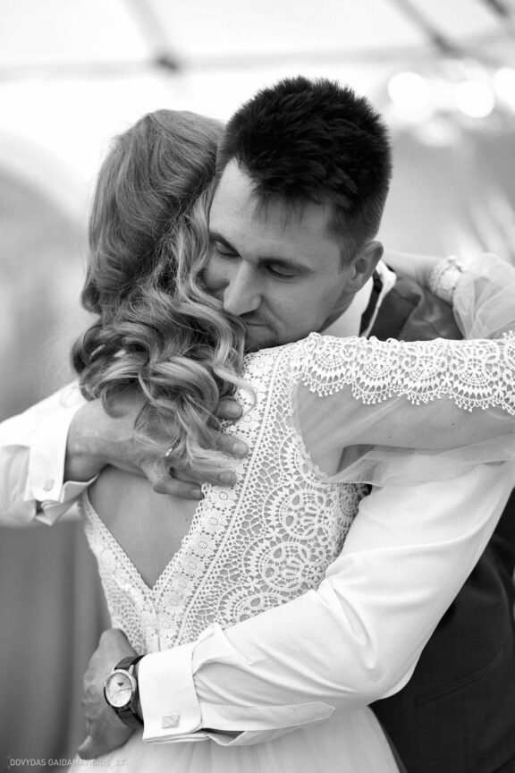 Ieva Filipkauskaitė Granickienė ir Dainius Granickas Vestuvės, Katedra fotosesija, Vilniaus civilinės metrikacijos skyrius, Gamtos vestuvių fotosesija, gamtoje, Verkių dvaras, Vilnius Fotografas: Dovydas Gaidamavičius © www.DovydasGaidamavicius.lt