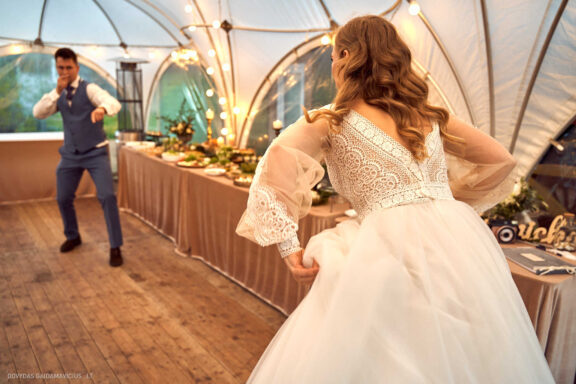 Ieva Filipkauskaitė Granickienė ir Dainius Granickas Vestuvės, Katedra fotosesija, Vilniaus civilinės metrikacijos skyrius, Gamtos vestuvių fotosesija, gamtoje, Verkių dvaras, Vilnius Fotografas: Dovydas Gaidamavičius © www.DovydasGaidamavicius.lt