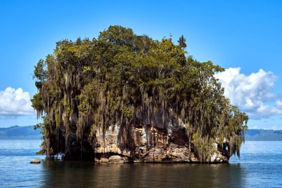Karibai Caribbean, Dominican Republic, Dominikos Respublika Karibų nuotykis, Pažintinė kelionė, Itaka, nacionalinis parkas, Cayo Levantado, Santo Domingas, Tres Ojos, Salto de Jimenoa, Santo Cerro, Santiago de Los Kabaljerosas, Puerto Plata, Lagūna Gri Gri, Samanos pusiasalis, Playa Grande, Los Haitises, Higvėjus, Altos de Chavon Fotografas: Dovydas Gaidamavičius © www.DovydasGaidamavicius.lt www.itaka.lt