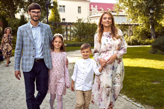 Vestuvių metinės 10 metų Giedrė ir Jokūbas šeima, Bernardinų sodas, Sereikiškių parkas, Onos bažnyčia Fotografas: Dovydas Gaidamavičius © www.DovydasGaidamavicius.lt