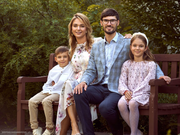 Vestuvių metinės 10 metų Giedrė ir Jokūbas šeima, Bernardinų sodas, Sereikiškių parkas, Onos bažnyčia Fotografas: Dovydas Gaidamavičius © www.DovydasGaidamavicius.lt