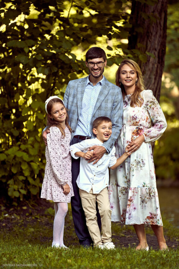 Vestuvių metinės 10 metų Giedrė ir Jokūbas šeima, Bernardinų sodas, Sereikiškių parkas, Onos bažnyčia Fotografas: Dovydas Gaidamavičius © www.DovydasGaidamavicius.lt