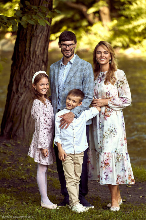 Vestuvių metinės 10 metų Giedrė ir Jokūbas šeima, Bernardinų sodas, Sereikiškių parkas, Onos bažnyčia Fotografas: Dovydas Gaidamavičius © www.DovydasGaidamavicius.lt