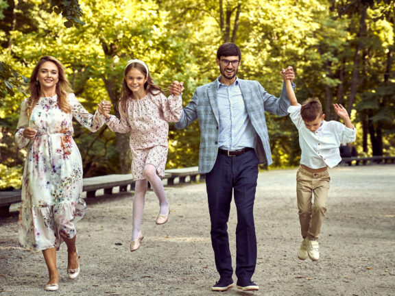 Vestuvių metinės 10 metų Giedrė ir Jokūbas šeima, Bernardinų sodas, Sereikiškių parkas, Onos bažnyčia Fotografas: Dovydas Gaidamavičius © www.DovydasGaidamavicius.lt