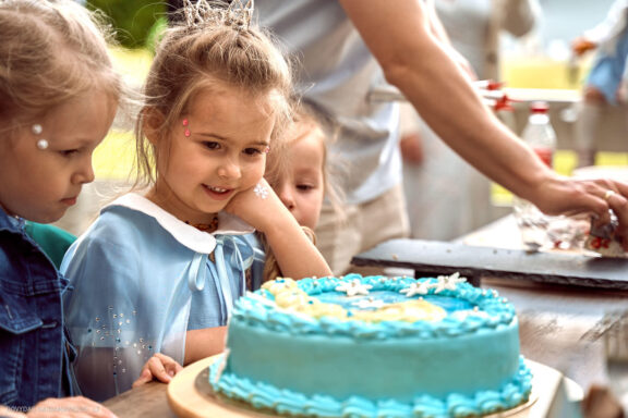 Vaikų gimtadienis, Vilnius, Gamtoje. Keturių metų gimtadienis Sofija Vingio paras Fotografas: Dovydas Gaidamavičius © www.DovydasGaidamavicius.lt