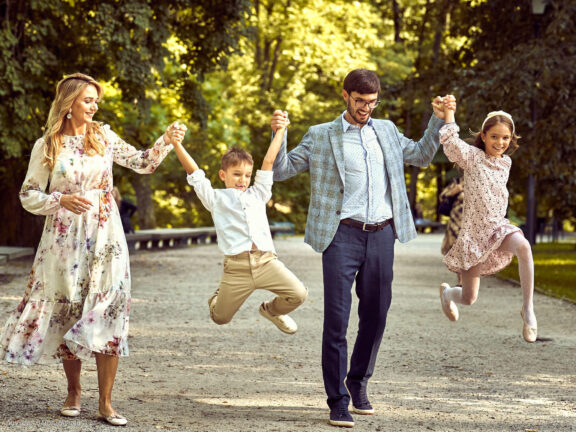Vestuvių metinės 10 metų Giedrė ir Jokūbas šeima, Bernardinų sodas, Sereikiškių parkas, Onos bažnyčia Fotografas: Dovydas Gaidamavičius © www.DovydasGaidamavicius.lt