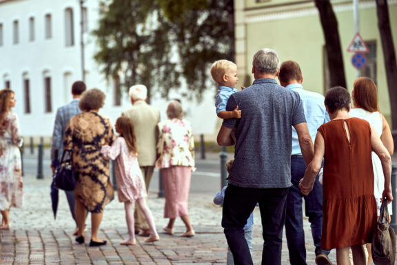 Vestuvių metinės 10 metų Giedrė ir Jokūbas šeima, Bernardinų sodas, Sereikiškių parkas, Onos bažnyčia Fotografas: Dovydas Gaidamavičius © www.DovydasGaidamavicius.lt
