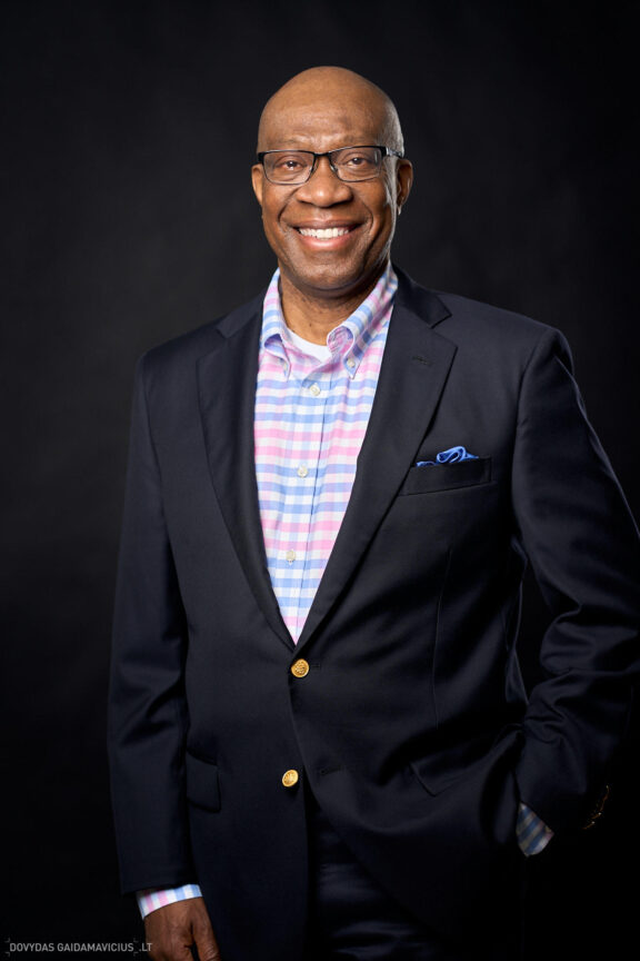 Asmeninė fotosesija foto studijoje Vilnius, Foto Studija, Trevor Hugh Pindling. Black Man photoshoot in Vilnius, Šiaurės Miestelis, Žirmūnai, Pilaitė Fotografas: Dovydas Gaidamavičius © www.DovydasGaidamavicius.lt www.Dovis.lt