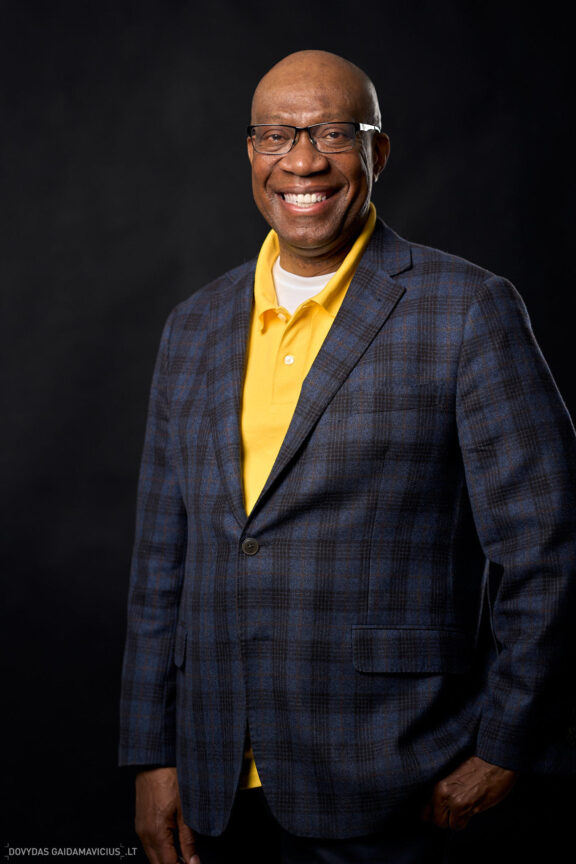 Asmeninė fotosesija foto studijoje Vilnius, Foto Studija, Trevor Hugh Pindling. Black Man photoshoot in Vilnius, Šiaurės Miestelis, Žirmūnai, Pilaitė Fotografas: Dovydas Gaidamavičius © www.DovydasGaidamavicius.lt www.Dovis.lt