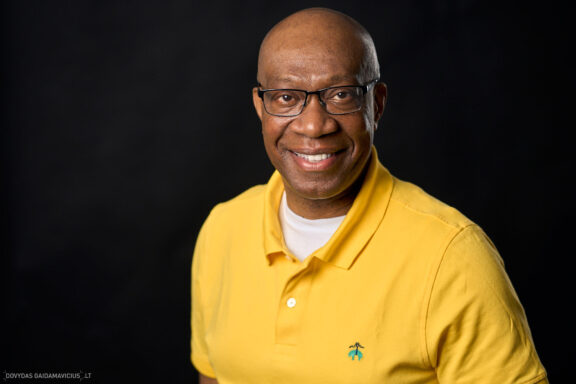 Asmeninė fotosesija foto studijoje Vilnius, Foto Studija, Trevor Hugh Pindling. Black Man photoshoot in Vilnius, Šiaurės Miestelis, Žirmūnai, Pilaitė Fotografas: Dovydas Gaidamavičius © www.DovydasGaidamavicius.lt www.Dovis.lt