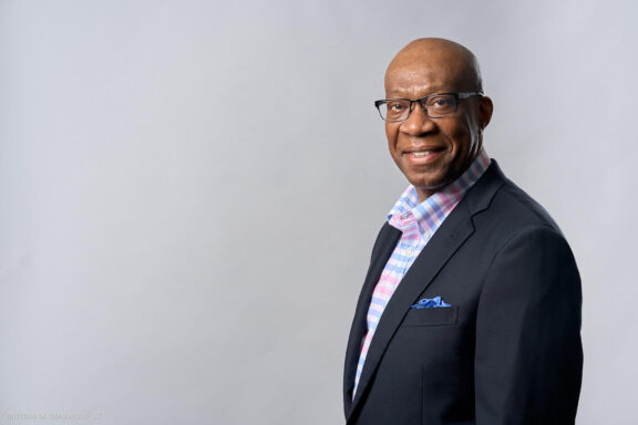 Asmeninė fotosesija foto studijoje Vilnius, Foto Studija, Trevor Hugh Pindling. Black Man photoshoot in Vilnius, Šiaurės Miestelis, Žirmūnai, Pilaitė Fotografas: Dovydas Gaidamavičius © www.DovydasGaidamavicius.lt www.Dovis.lt