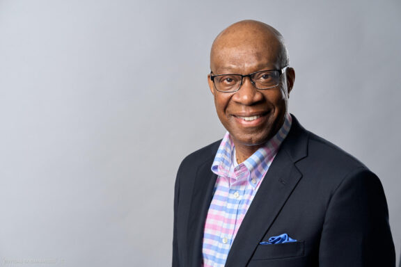 Asmeninė fotosesija foto studijoje Vilnius, Foto Studija, Trevor Hugh Pindling. Black Man photoshoot in Vilnius, Šiaurės Miestelis, Žirmūnai, Pilaitė Fotografas: Dovydas Gaidamavičius © www.DovydasGaidamavicius.lt www.Dovis.lt