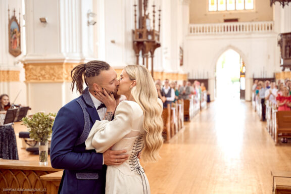 Vestuvės Simona Kergytė Steponavičienė ir Rimantas Steponavičius, Vestuvių šventė, Vestuvių fotosesija, @kapsicina, Panevėžys Fotografas: Dovydas Gaidamavičius © www.DovydasGaidamavicius.lt www.Dovis.lt  Šv. Mato bažnyčia Naujamiestis Panevėžys