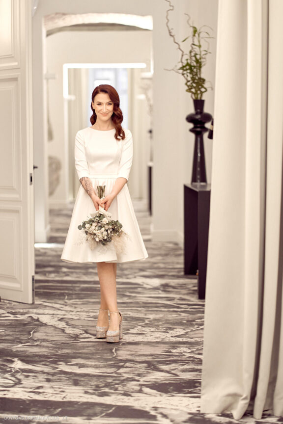 Vestuvės Karolis Petravičius ir Jurgita Petra Vilniuje, Pacai Hotel Vilnius, Jaukios vestuvės tik artimųjų rate. Vestuvių Fotografas: Dovydas Gaidamavičius © www.DovydasGaidamavicius.lt www.Dovis.lt Vestuvių fotosesija viduje lyjant lietui