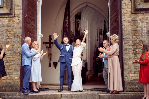 Vestuvės Simona Kergytė Steponavičienė ir Rimantas Steponavičius, Vestuvių šventė, Vestuvių fotosesija, @kapsicina, Panevėžys Fotografas: Dovydas Gaidamavičius © www.DovydasGaidamavicius.lt www.Dovis.lt  Šv. Mato bažnyčia Naujamiestis Panevėžys