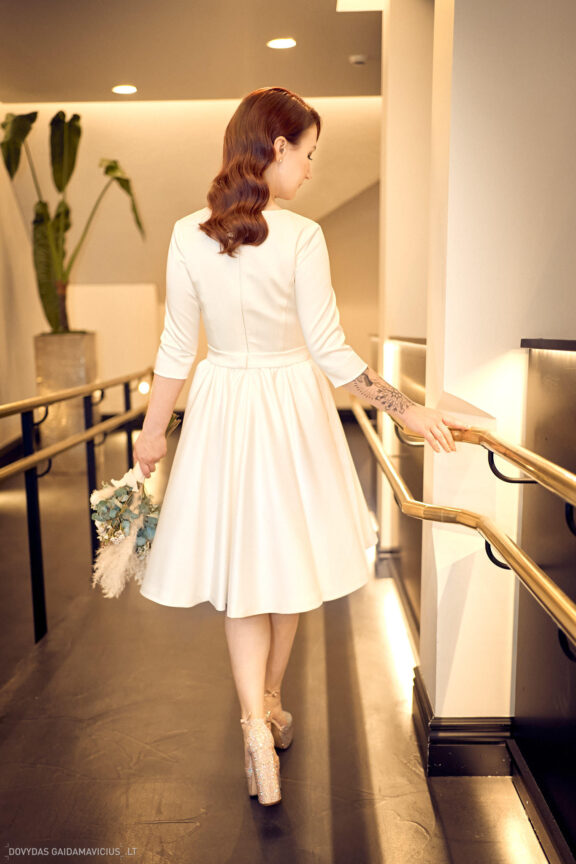 Vestuvės Karolis Petravičius ir Jurgita Petra Vilniuje, Pacai Hotel Vilnius, Jaukios vestuvės tik artimųjų rate. Vestuvių Fotografas: Dovydas Gaidamavičius © www.DovydasGaidamavicius.lt www.Dovis.lt Vestuvių fotosesija viduje lyjant lietui