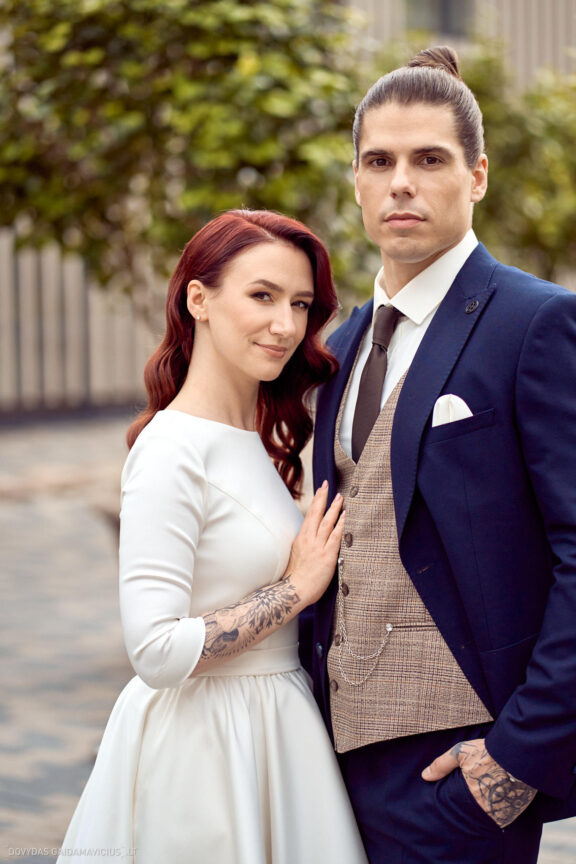 Vestuvės Karolis Petravičius ir Jurgita Petra Vilniuje, Pacai Hotel Vilnius, Jaukios vestuvės tik artimųjų rate. Vestuvių Fotografas: Dovydas Gaidamavičius © www.DovydasGaidamavicius.lt www.Dovis.lt Vestuvių fotosesija viduje lyjant lietui