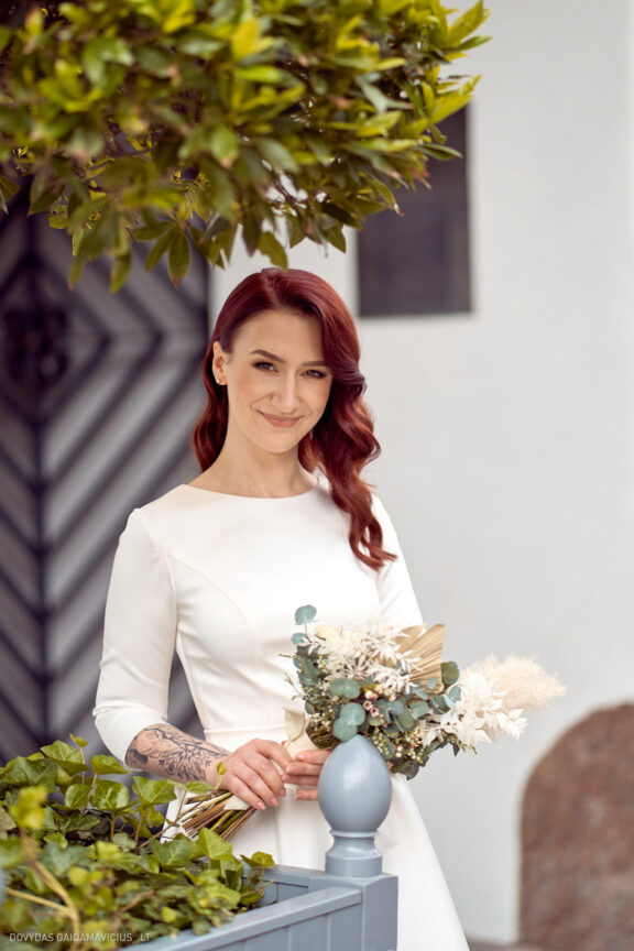 Vestuvės Karolis Petravičius ir Jurgita Petra Vilniuje, Pacai Hotel Vilnius, Jaukios vestuvės tik artimųjų rate. Vestuvių Fotografas: Dovydas Gaidamavičius © www.DovydasGaidamavicius.lt www.Dovis.lt Vestuvių fotosesija viduje lyjant lietui