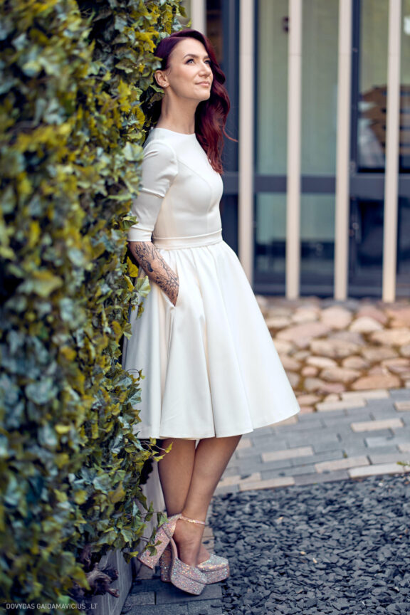 Vestuvės Karolis Petravičius ir Jurgita Petra Vilniuje, Pacai Hotel Vilnius, Jaukios vestuvės tik artimųjų rate. Vestuvių Fotografas: Dovydas Gaidamavičius © www.DovydasGaidamavicius.lt www.Dovis.lt Vestuvių fotosesija viduje lyjant lietui