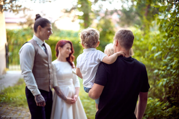 Vestuvės Karolis Petravičius ir Jurgita Petra Vilniuje, In Vino Baras Vilnius, Jaukios vestuvės tik artimųjų rate. Vestuvių Fotografas: Dovydas Gaidamavičius © www.DovydasGaidamavicius.lt www.Dovis.lt Vestuvių fotosesija viduje lyjant lietui