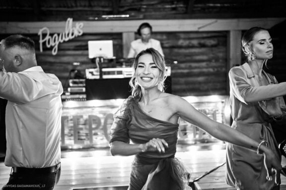 Vestuvės Simona Kergytė Steponavičienė ir Rimantas Steponavičius, Vestuvių šventė, Vestuvių fotosesija, @kapsicina, Panevėžys Vestuvių Fotografas: Dovydas Gaidamavičius © www.DovydasGaidamavicius.lt www.Dovis.lt Pagulbis sodyba vestuvėms, Tavo namai, Alanta, Aliona Jakutienė