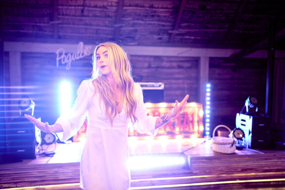 Vestuvės Simona Kergytė Steponavičienė ir Rimantas Steponavičius, Vestuvių šventė, Vestuvių fotosesija, @kapsicina, Panevėžys Vestuvių Fotografas: Dovydas Gaidamavičius © www.DovydasGaidamavicius.lt www.Dovis.lt Pagulbis sodyba vestuvėms, Tavo namai, Alanta, Aliona Jakutienė