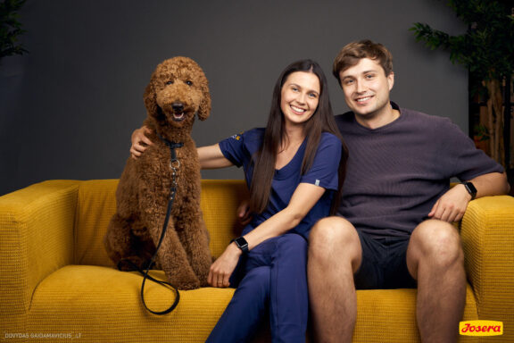 Gyvnųnų fotosesija Vilniaus Akropolyje, Akropolis, Fotografavimas, Fotosesija su augintiniu. Fotografas: Dovydas Gaidamavičius © www.DovydasGaidamavicius.lt www.Dovis.lt @dgaidamavicius Partneriai Josera Lietuva, LOVE MEDIA agentūra, AKROPOLIS Vilnius, DR.VET, Jeruzalės veterinarijos klinika