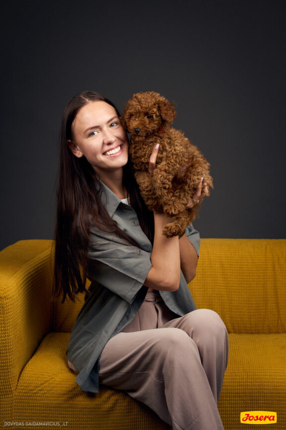 Gyvnųnų fotosesija Vilniaus Akropolyje, Akropolis, Fotografavimas, Fotosesija su augintiniu. Fotografas: Dovydas Gaidamavičius © www.DovydasGaidamavicius.lt www.Dovis.lt @dgaidamavicius Partneriai Josera Lietuva, LOVE MEDIA agentūra, AKROPOLIS Vilnius, DR.VET, Jeruzalės veterinarijos klinika