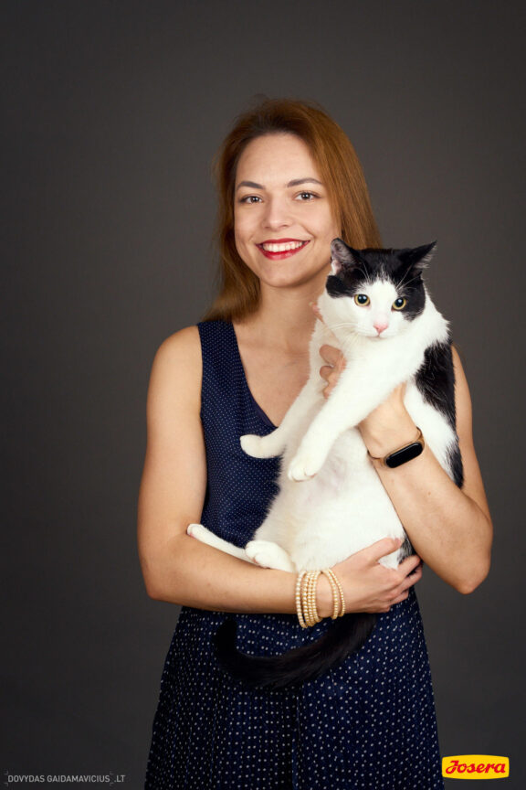 Gyvnųnų fotosesija Vilniaus Akropolyje, Akropolis, Fotografavimas, Fotosesija su augintiniu. Fotografas: Dovydas Gaidamavičius © www.DovydasGaidamavicius.lt www.Dovis.lt @dgaidamavicius Partneriai Josera Lietuva, LOVE MEDIA agentūra, AKROPOLIS Vilnius, DR.VET, Jeruzalės veterinarijos klinika