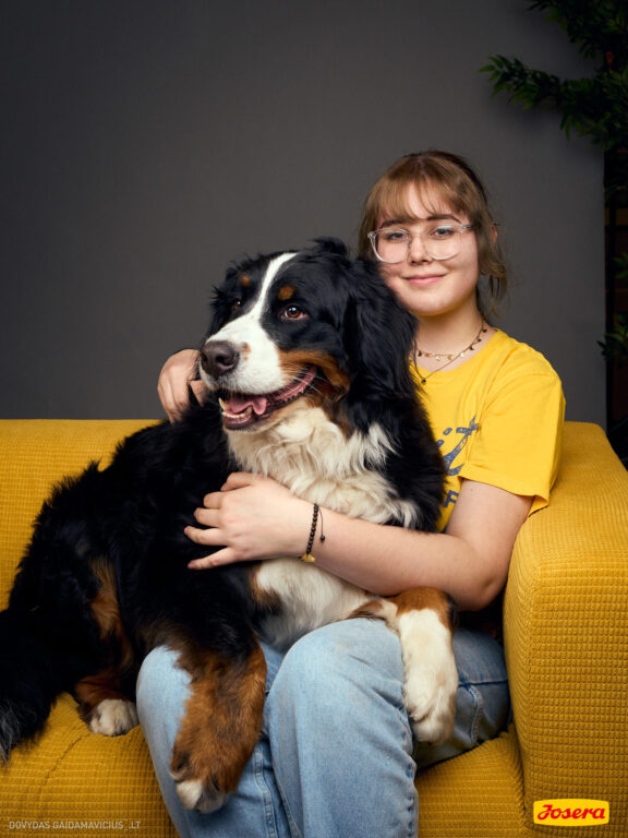 Gyvnųnų fotosesija Vilniaus Akropolyje, Akropolis, Fotografavimas, Fotosesija su augintiniu. Fotografas: Dovydas Gaidamavičius © www.DovydasGaidamavicius.lt www.Dovis.lt @dgaidamavicius Partneriai Josera Lietuva, LOVE MEDIA agentūra, AKROPOLIS Vilnius, DR.VET, Jeruzalės veterinarijos klinika