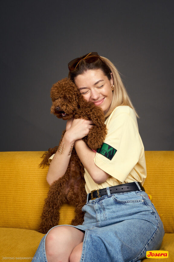 Gyvnųnų fotosesija Vilniaus Akropolyje, Akropolis, Fotografavimas, Fotosesija su augintiniu. Fotografas: Dovydas Gaidamavičius © www.DovydasGaidamavicius.lt www.Dovis.lt @dgaidamavicius Partneriai Josera Lietuva, LOVE MEDIA agentūra, AKROPOLIS Vilnius, DR.VET, Jeruzalės veterinarijos klinika