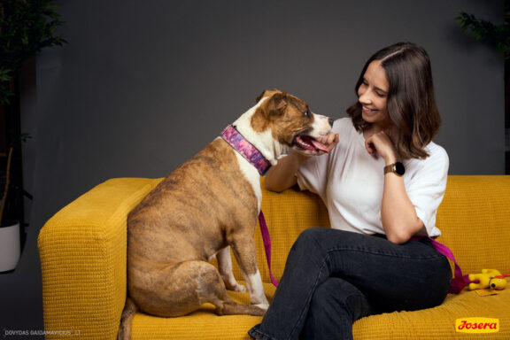 Gyvnųnų fotosesija Vilniaus Akropolyje, Akropolis, Fotografavimas, Fotosesija su augintiniu. Fotografas: Dovydas Gaidamavičius © www.DovydasGaidamavicius.lt www.Dovis.lt @dgaidamavicius Partneriai Josera Lietuva, LOVE MEDIA agentūra, AKROPOLIS Vilnius, DR.VET, Jeruzalės veterinarijos klinika