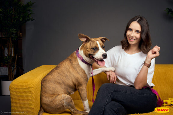 Gyvnųnų fotosesija Vilniaus Akropolyje, Akropolis, Fotografavimas, Fotosesija su augintiniu. Fotografas: Dovydas Gaidamavičius © www.DovydasGaidamavicius.lt www.Dovis.lt @dgaidamavicius Partneriai Josera Lietuva, LOVE MEDIA agentūra, AKROPOLIS Vilnius, DR.VET, Jeruzalės veterinarijos klinika