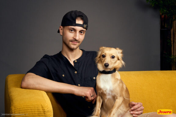 Gyvnųnų fotosesija Vilniaus Akropolyje, Akropolis, Fotografavimas, Fotosesija su augintiniu. Fotografas: Dovydas Gaidamavičius © www.DovydasGaidamavicius.lt www.Dovis.lt @dgaidamavicius Partneriai Josera Lietuva, LOVE MEDIA agentūra, AKROPOLIS Vilnius, DR.VET, Jeruzalės veterinarijos klinika