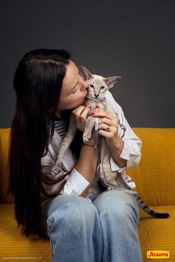 Gyvnųnų fotosesija Vilniaus Akropolyje, Akropolis, Fotografavimas, Fotosesija su augintiniu. Fotografas: Dovydas Gaidamavičius © www.DovydasGaidamavicius.lt www.Dovis.lt @dgaidamavicius Partneriai Josera Lietuva, LOVE MEDIA agentūra, AKROPOLIS Vilnius, DR.VET, Jeruzalės veterinarijos klinika