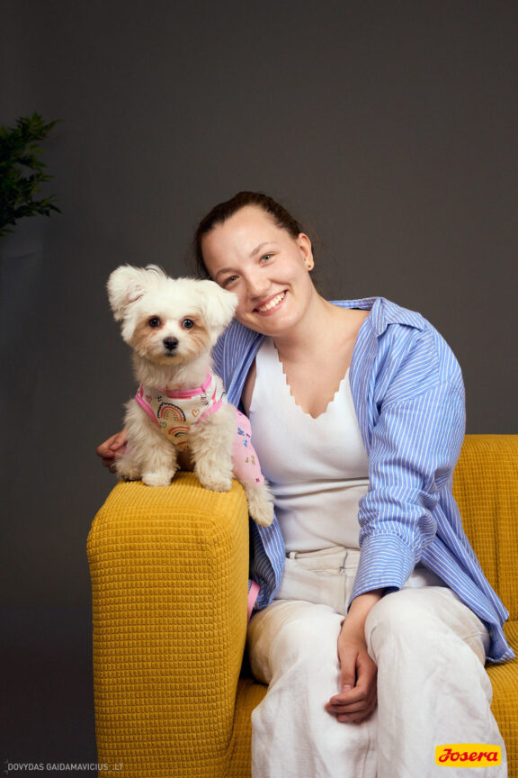 Gyvnųnų fotosesija Vilniaus Akropolyje, Akropolis, Fotografavimas, Fotosesija su augintiniu. Fotografas: Dovydas Gaidamavičius © www.DovydasGaidamavicius.lt www.Dovis.lt @dgaidamavicius Partneriai Josera Lietuva, LOVE MEDIA agentūra, AKROPOLIS Vilnius, DR.VET, Jeruzalės veterinarijos klinika