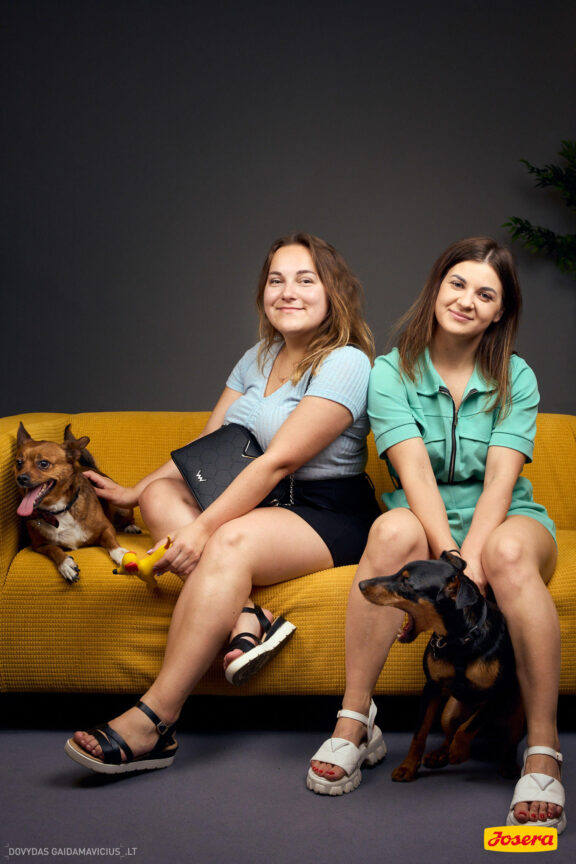Gyvnųnų fotosesija Vilniaus Akropolyje, Akropolis, Fotografavimas, Fotosesija su augintiniu. Fotografas: Dovydas Gaidamavičius © www.DovydasGaidamavicius.lt www.Dovis.lt @dgaidamavicius Partneriai Josera Lietuva, LOVE MEDIA agentūra, AKROPOLIS Vilnius, DR.VET, Jeruzalės veterinarijos klinika